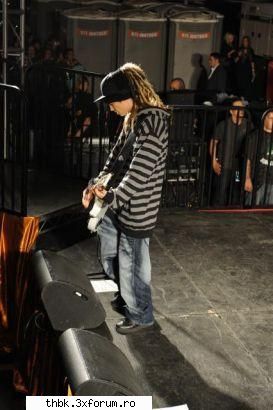 :limba: tom on stage