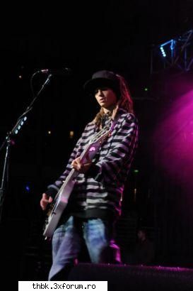 Tom on stage - KiDo_ - �Gallery�