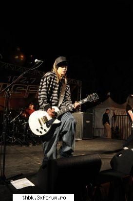 :zzz: tom on stage