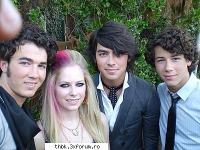 jonas brothers - cred k toate ii stiti fie ca sunteti fane sau - �Stars Zone�