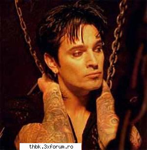 what celeb other pets are like.. - pardon am lasat pe pasare asa Rex is like..Tommy - �Teste�